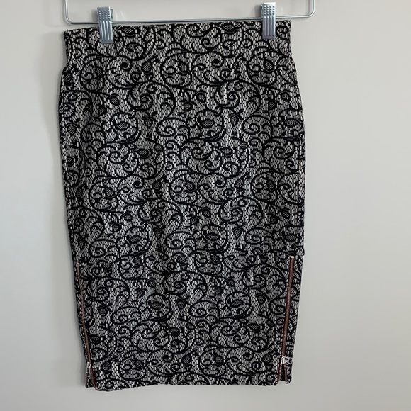 Aritzia Wilfred Campagne Black Lace Skirt Two Side Zipper Vents Size 0 - Picture 2 of 11